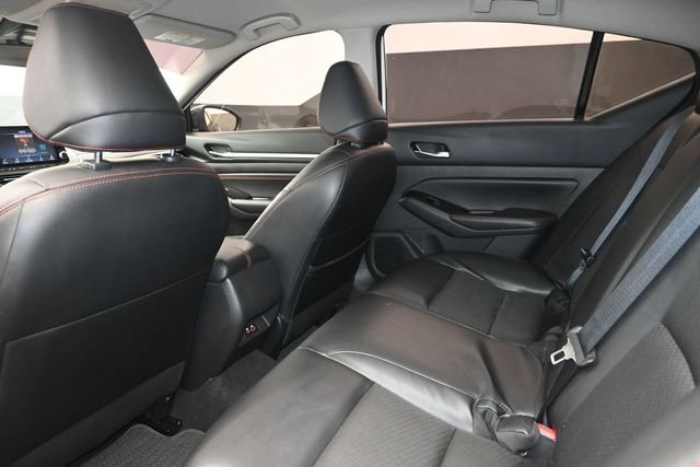 Used 2023 Nissan Altima 2.5 SR FWD image 10
