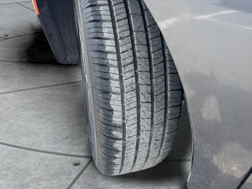 Used 2023 Chrysler Pacifica Touring-L FWD image 33