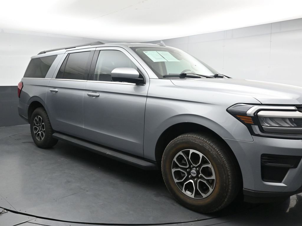 Used 2024 Ford Expedition Max XLT AWD/4WD image 2