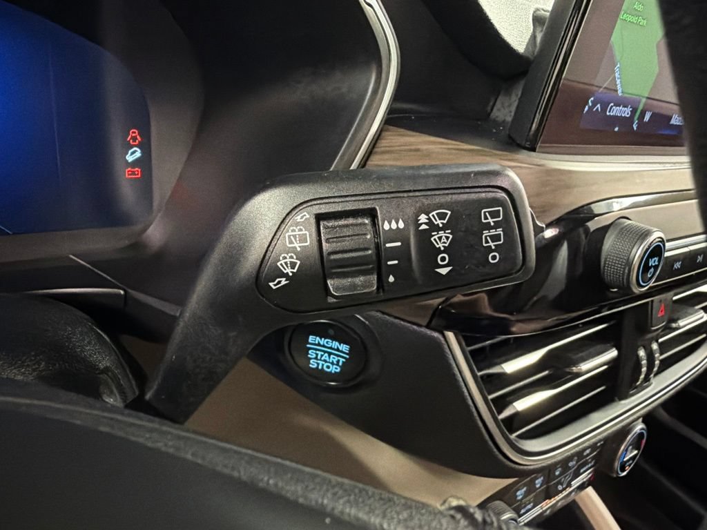 Certified 2020 Ford Escape Titanium AWD/4WD image 21