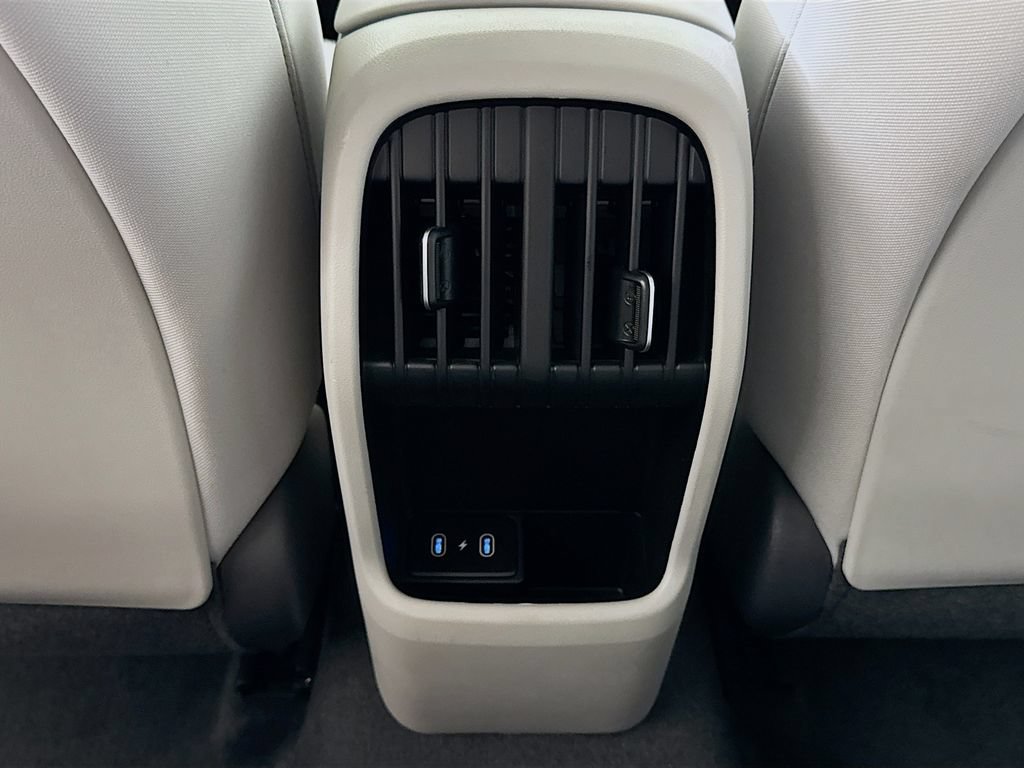 Used 2025 Hyundai Kona SEL FWD image 21