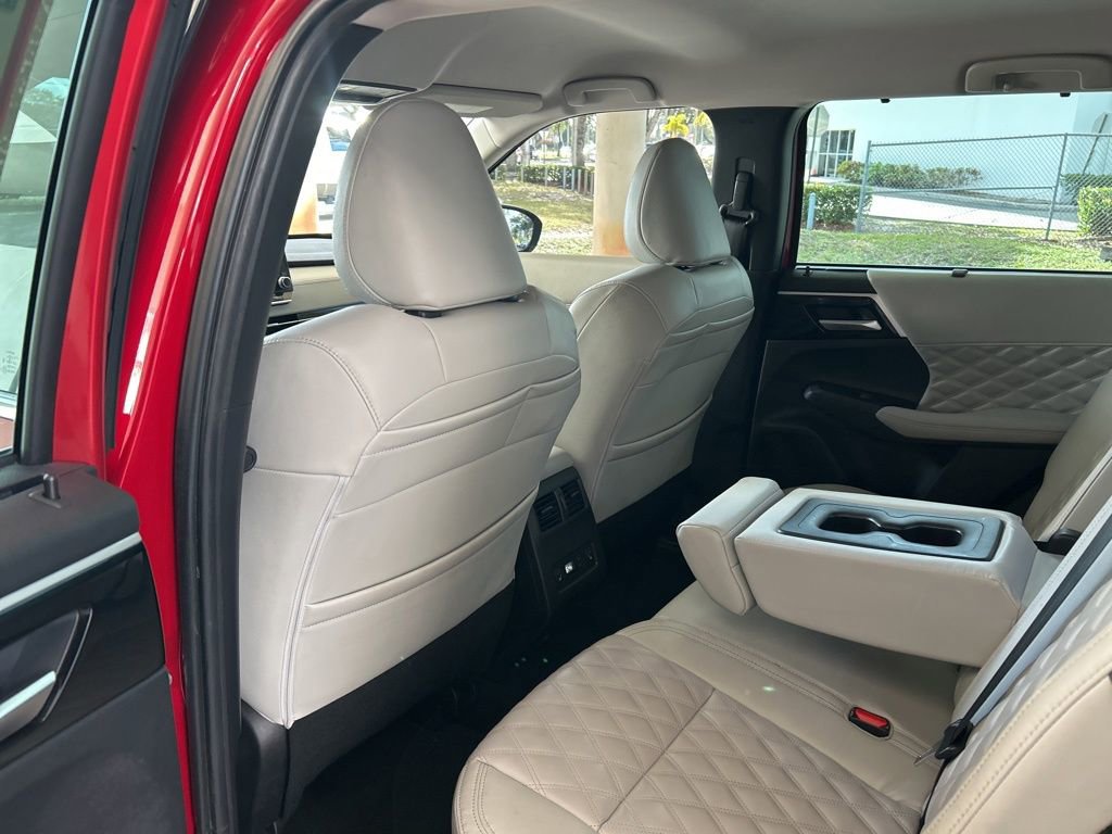 Used 2023 Mitsubishi Outlander SEL image 37