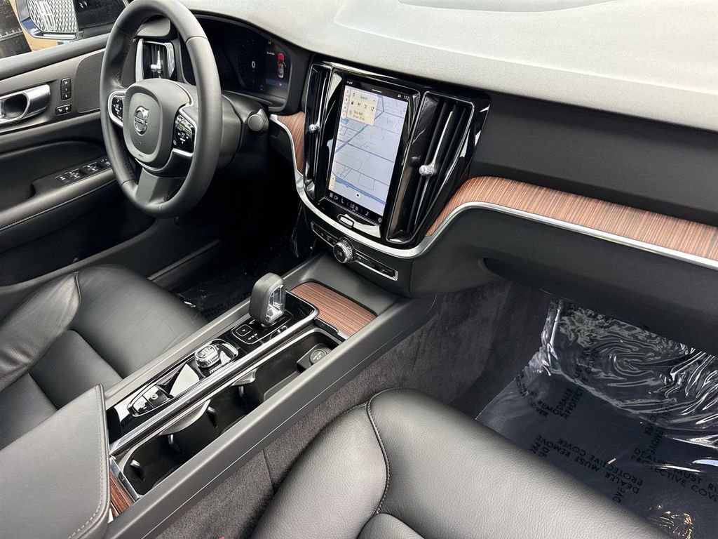 Used 2023 Volvo S60 B5 Plus w/ Protection Package Premier image 26