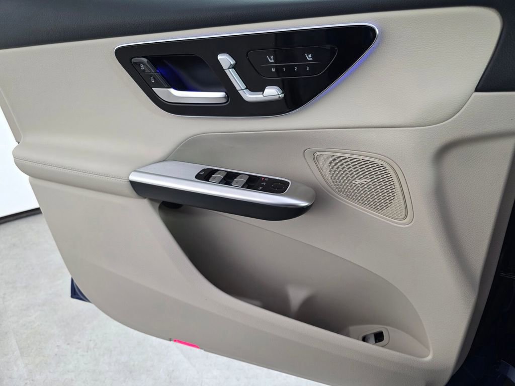 New 2026 Mercedes-Benz GLC 300 image 17