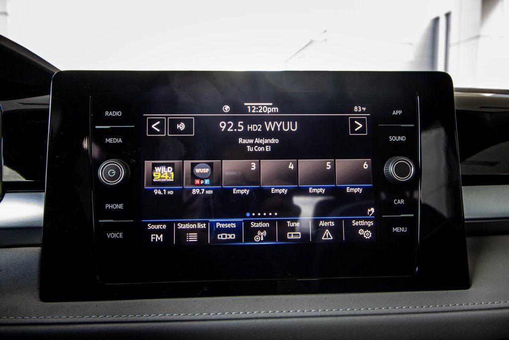 Certified 2025 Volkswagen Taos SE w/ Black Wheel Package image 40