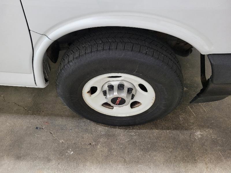 Used 2020 GMC Savana 3500 w/ Driver Convenience Package RWD image 16