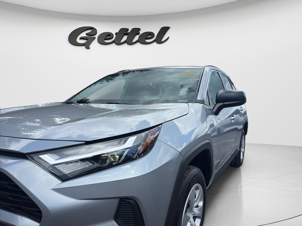 Used 2024 Toyota RAV4 LE FWD image 9