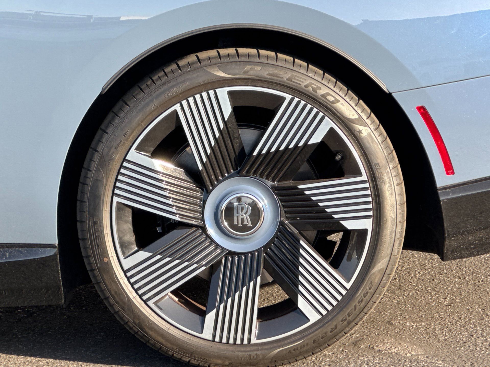Certified 2025 Rolls-Royce Spectre w/ Leather Finishing Pack AWD/4WD image 31