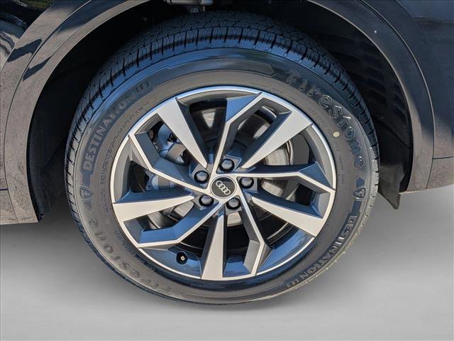 Used 2021 Audi Q5 Premium w/ Convenience Package image 24