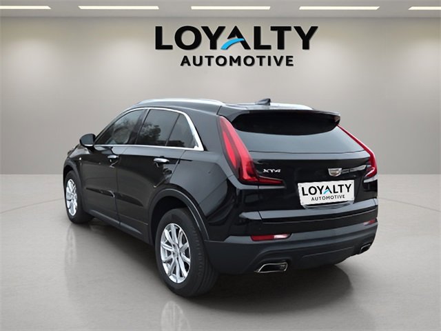 Used 2022 Cadillac XT4 Luxury w/ Cold Weather Package image 3