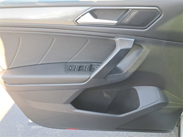 Used 2023 Volkswagen Tiguan SE image 22