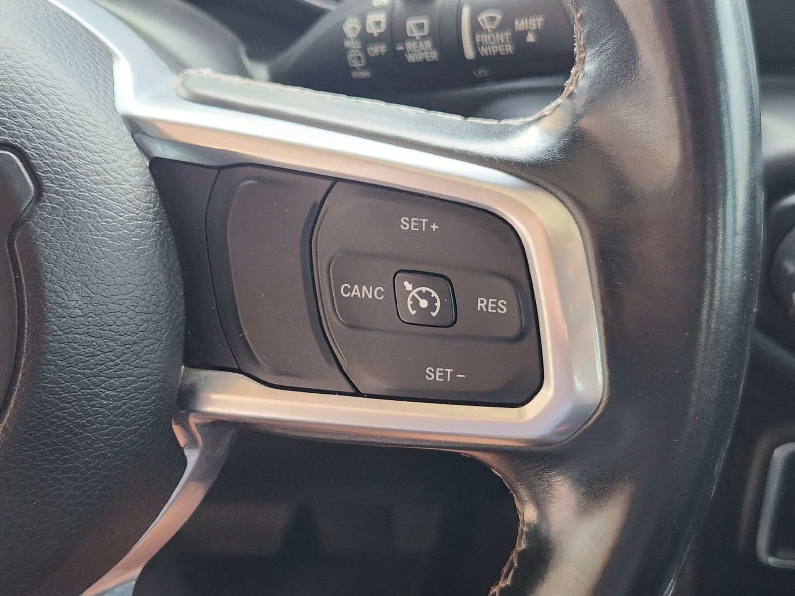 Used 2018 Jeep Wrangler Unlimited Sahara AWD/4WD image 30