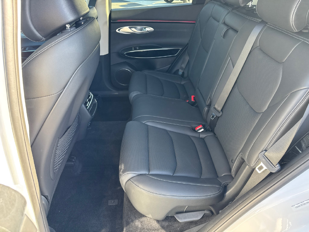 Used 2026 Genesis GV70 2.5T AWD/4WD image 24