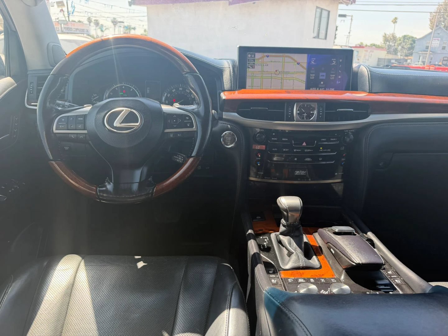Used 2017 Lexus LX 570 4WD w/ Luxury Package image 24