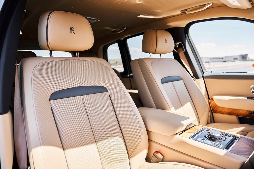Used 2020 Rolls-Royce Cullinan AWD/4WD image 39