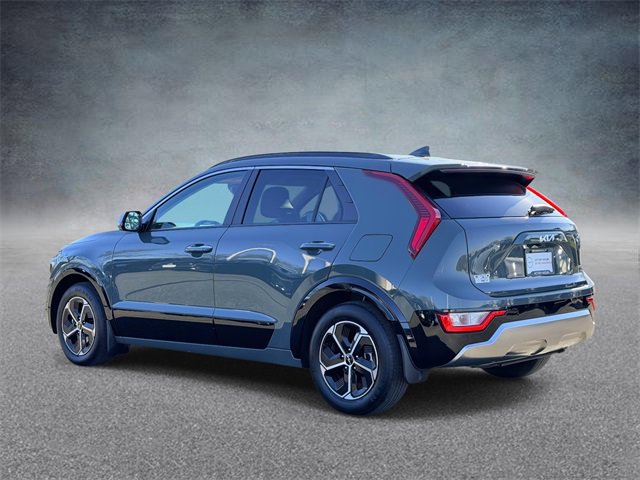 Used 2025 Kia Niro SX image 6