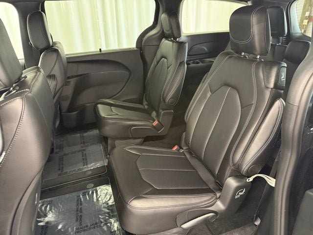 New 2026 Chrysler Pacifica Select w/ S Appearance Package FWD image 21