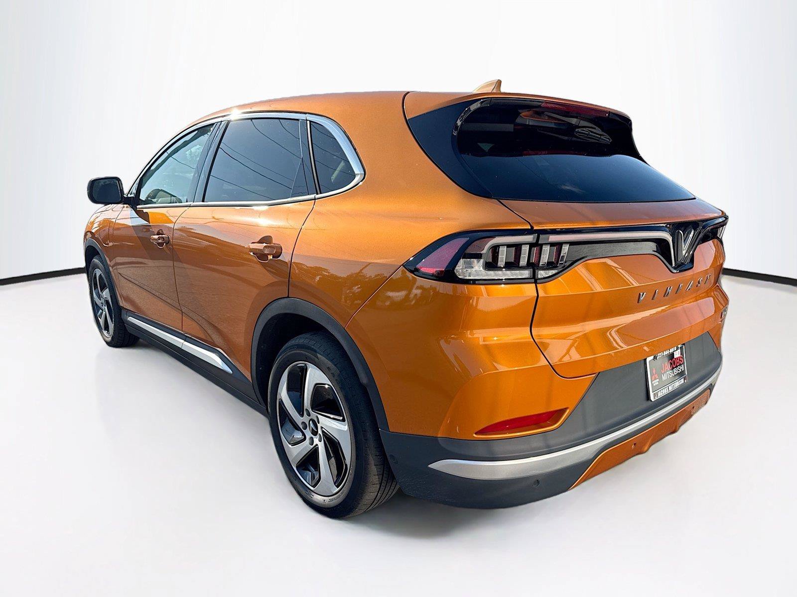 Used 2024 VinFast VF 8 Eco AWD/4WD image 3