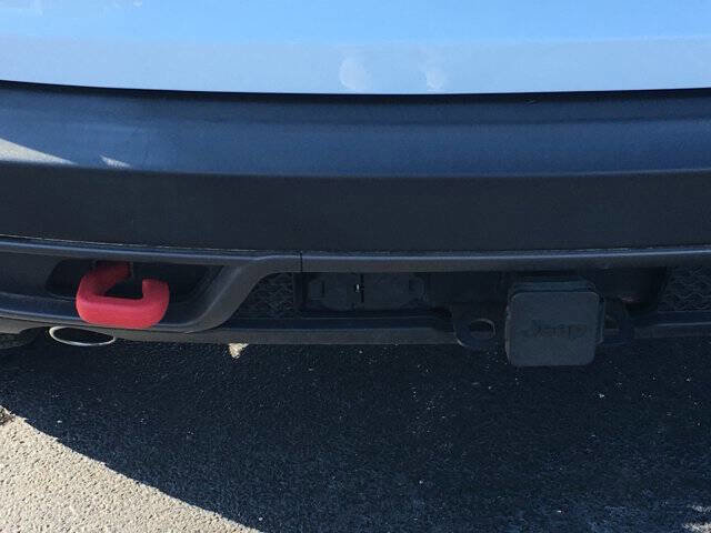 Used 2022 Jeep Cherokee Trailhawk w/ Comfort/Convenience Group image 9