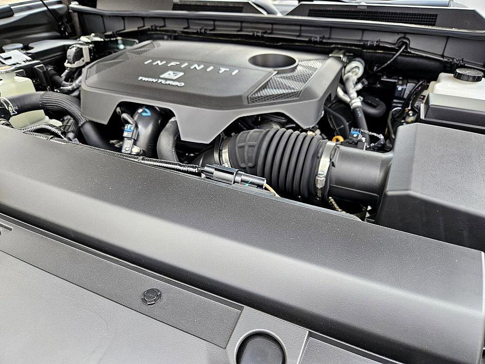 New 2026 INFINITI QX80 Luxe w/ Cargo Package image 17