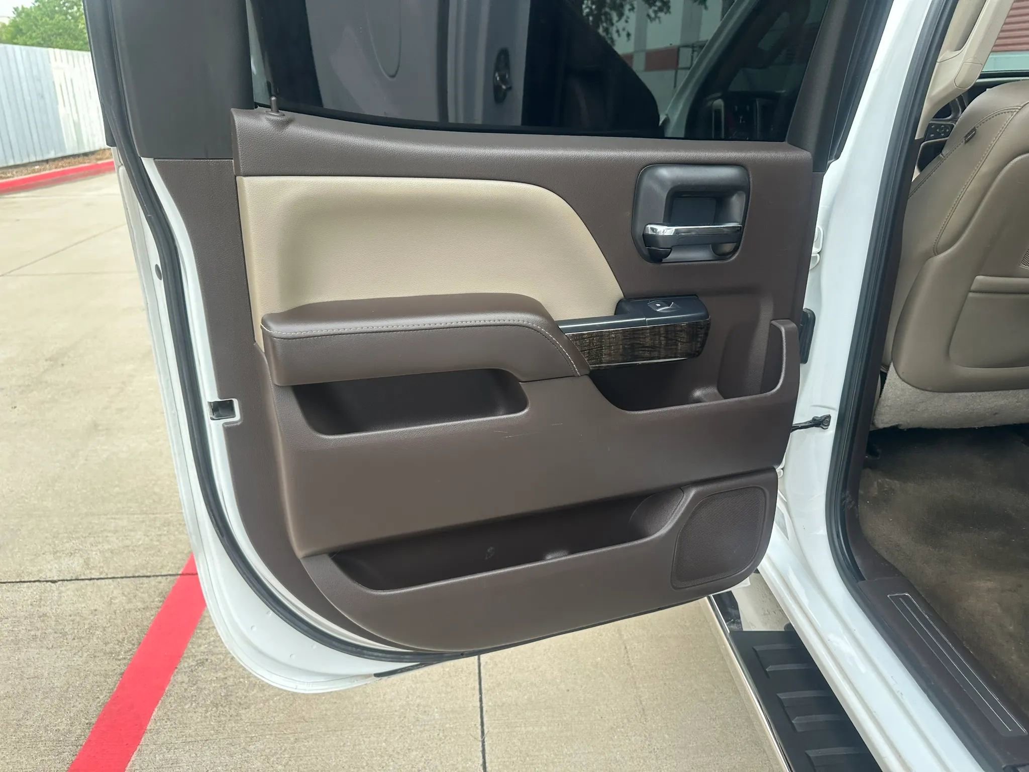 Used 2015 GMC Sierra 2500 Denali w/ Duramax Plus Package AWD/4WD image 21