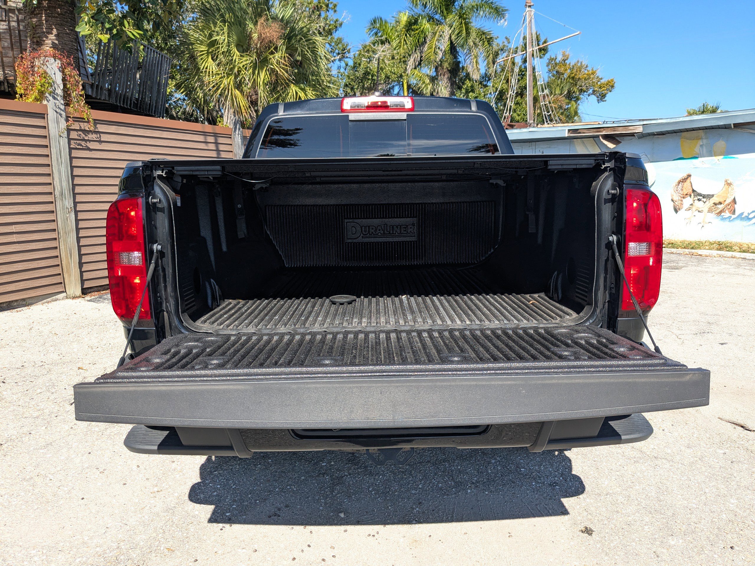 Used 2022 Chevrolet Colorado LT w/ LT Convenience Package image 14