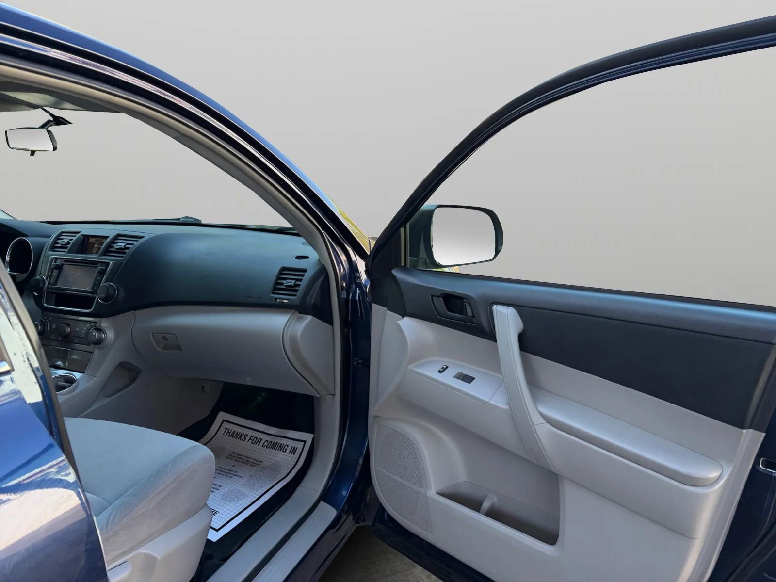 Used 2013 Toyota Highlander 4WD w/ Cold Weather Pkg image 19
