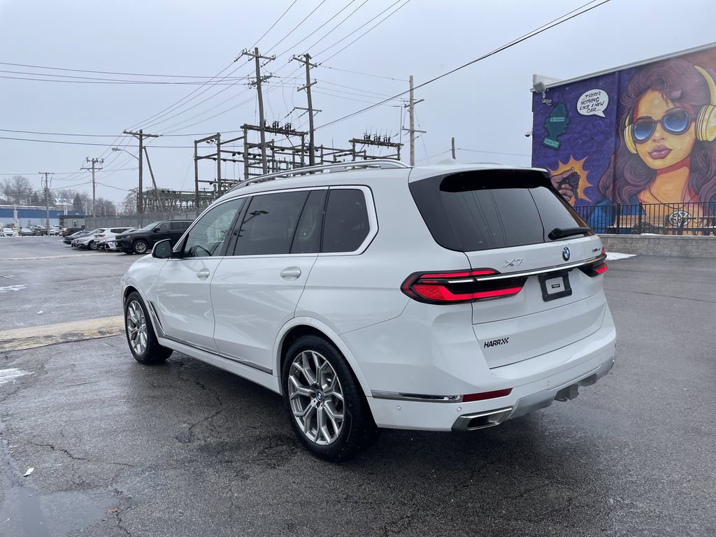 Used 2023 BMW X7 xDrive40i w/ Premium Package image 3