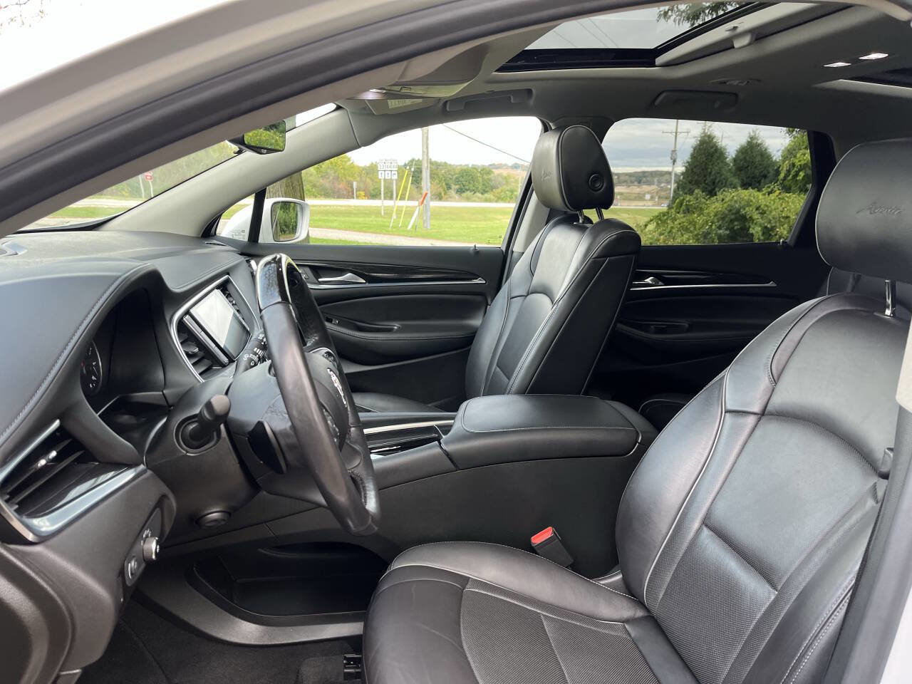 Used 2019 Buick Enclave Avenir w/ Avenir Technology Package image 26