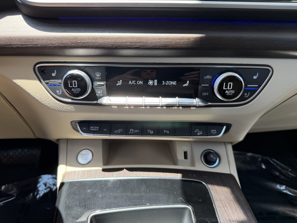 Used 2024 Audi Q5 e Prestige w/ Prestige Package AWD/4WD image 29