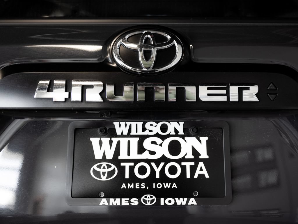 Used 2024 Toyota 4Runner TRD Off-Road Premium AWD/4WD image 7