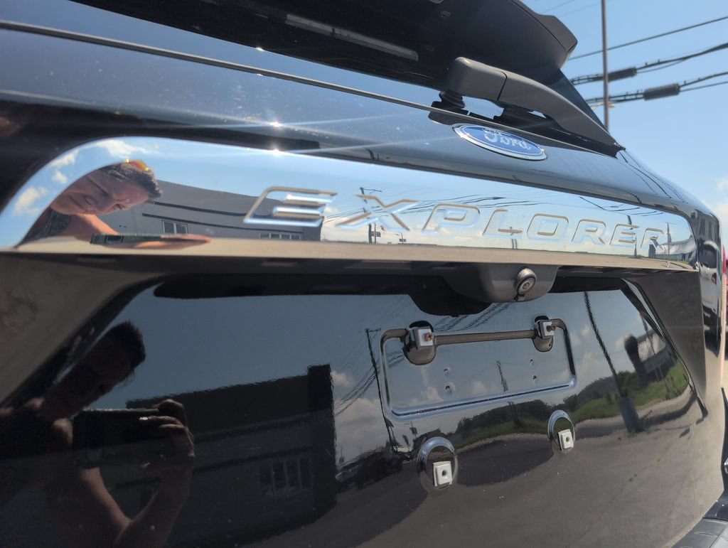 Used 2020 Ford Explorer XLT AWD/4WD image 23