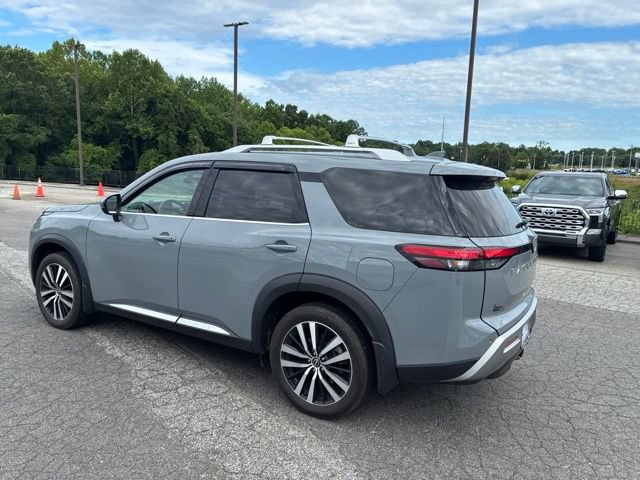 Used 2024 Nissan Pathfinder Platinum FWD image 6