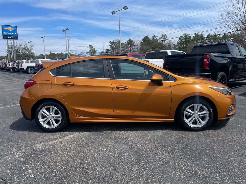 Used 2017 Chevrolet Cruze LT w/ RS Package FWD image 9