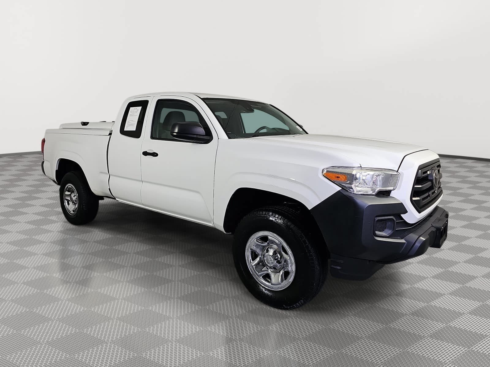 Used 2019 Toyota Tacoma SR RWD image 2