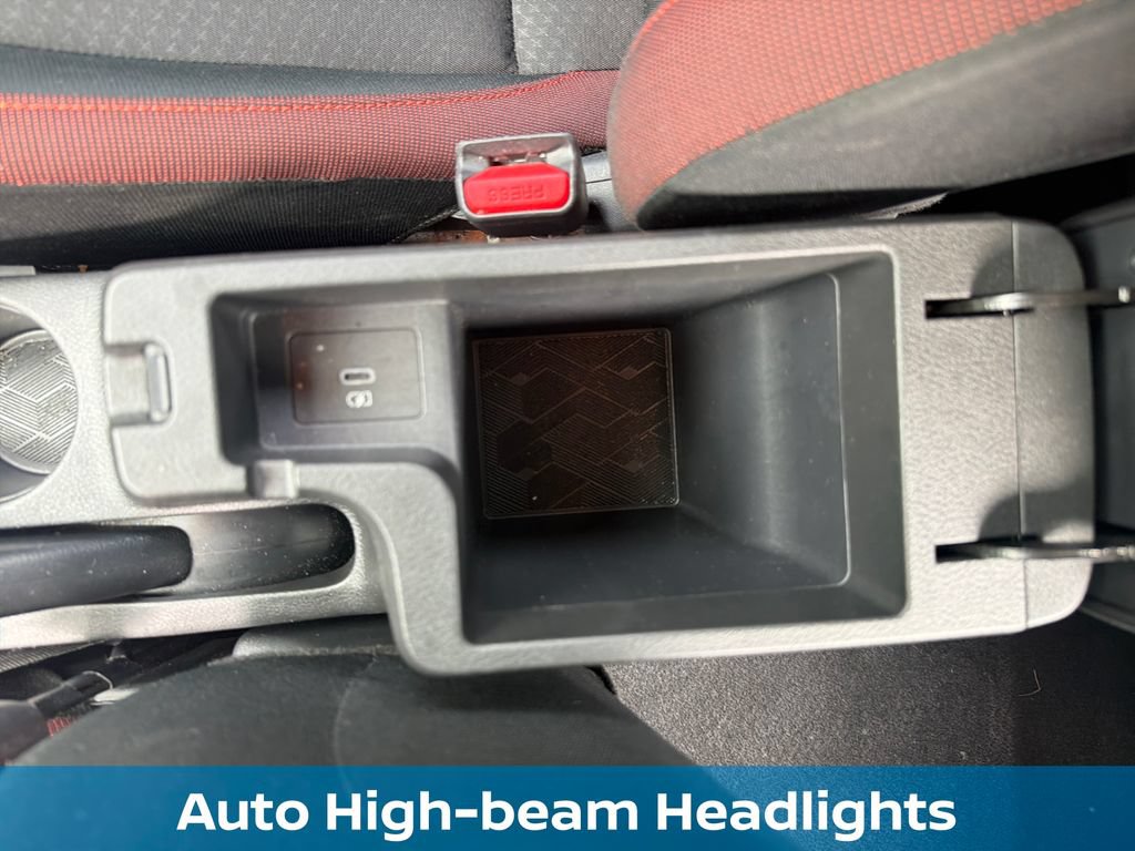 Used 2025 Nissan Versa SR FWD image 26