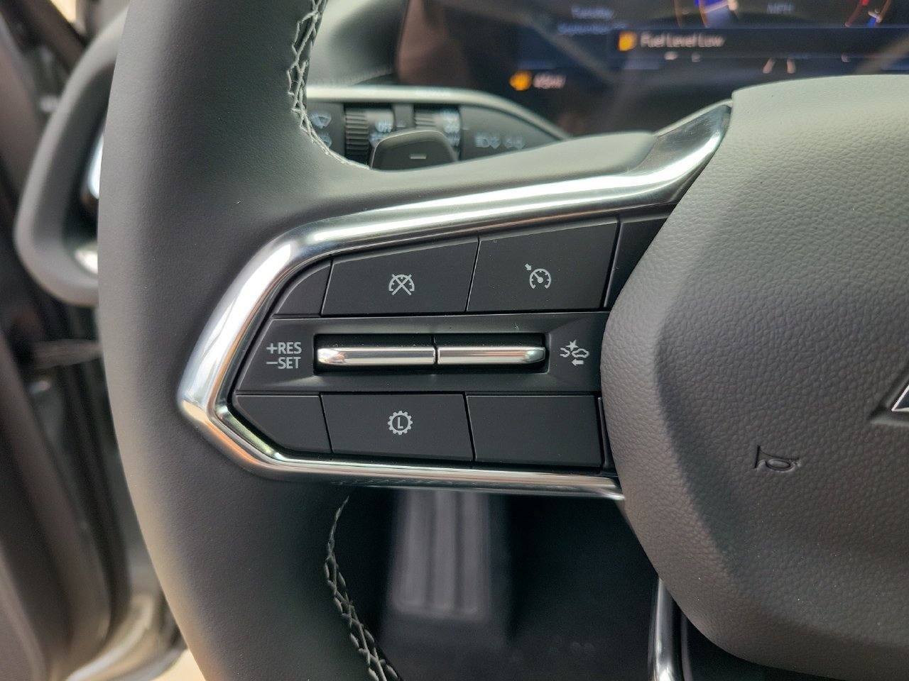 New 2027 Chevrolet Traverse LT w/ Sun and Wheel Package FWD image 19