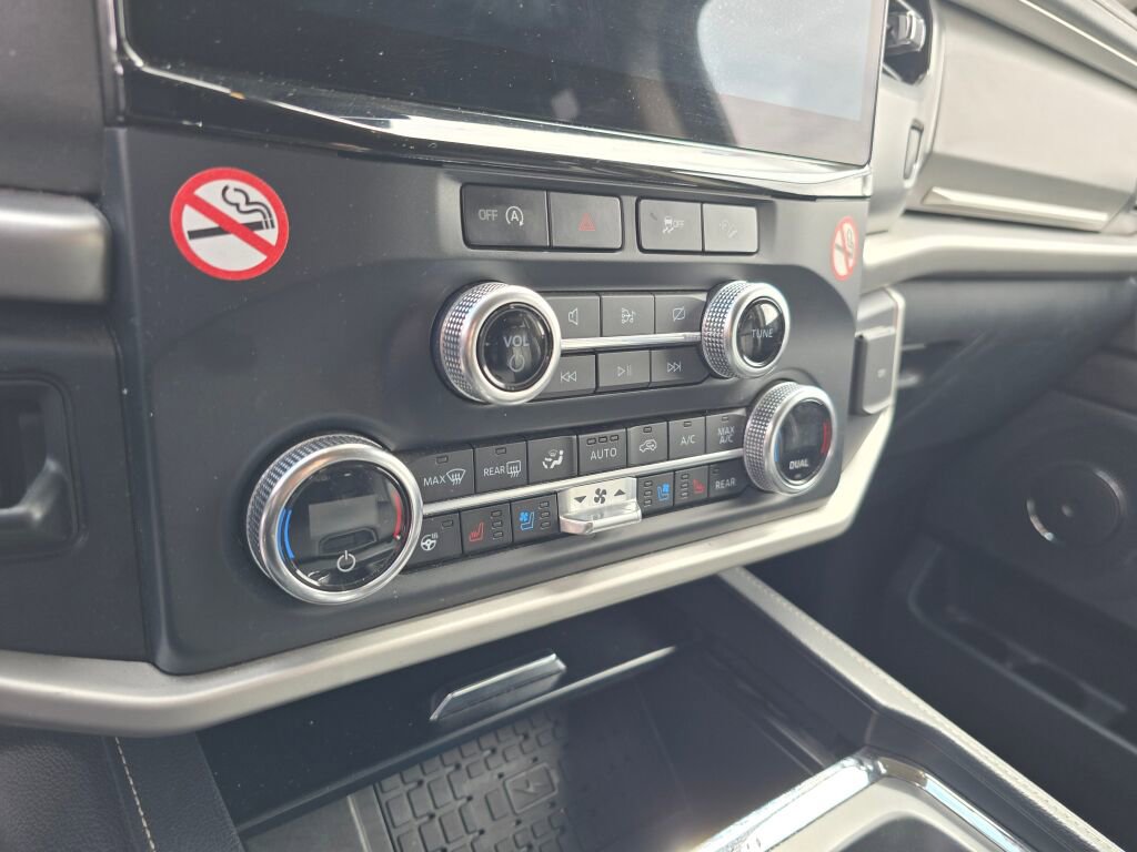 Used 2024 Ford Expedition Max XLT image 26