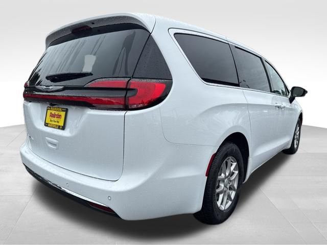 New 2026 Chrysler Pacifica Select FWD image 7