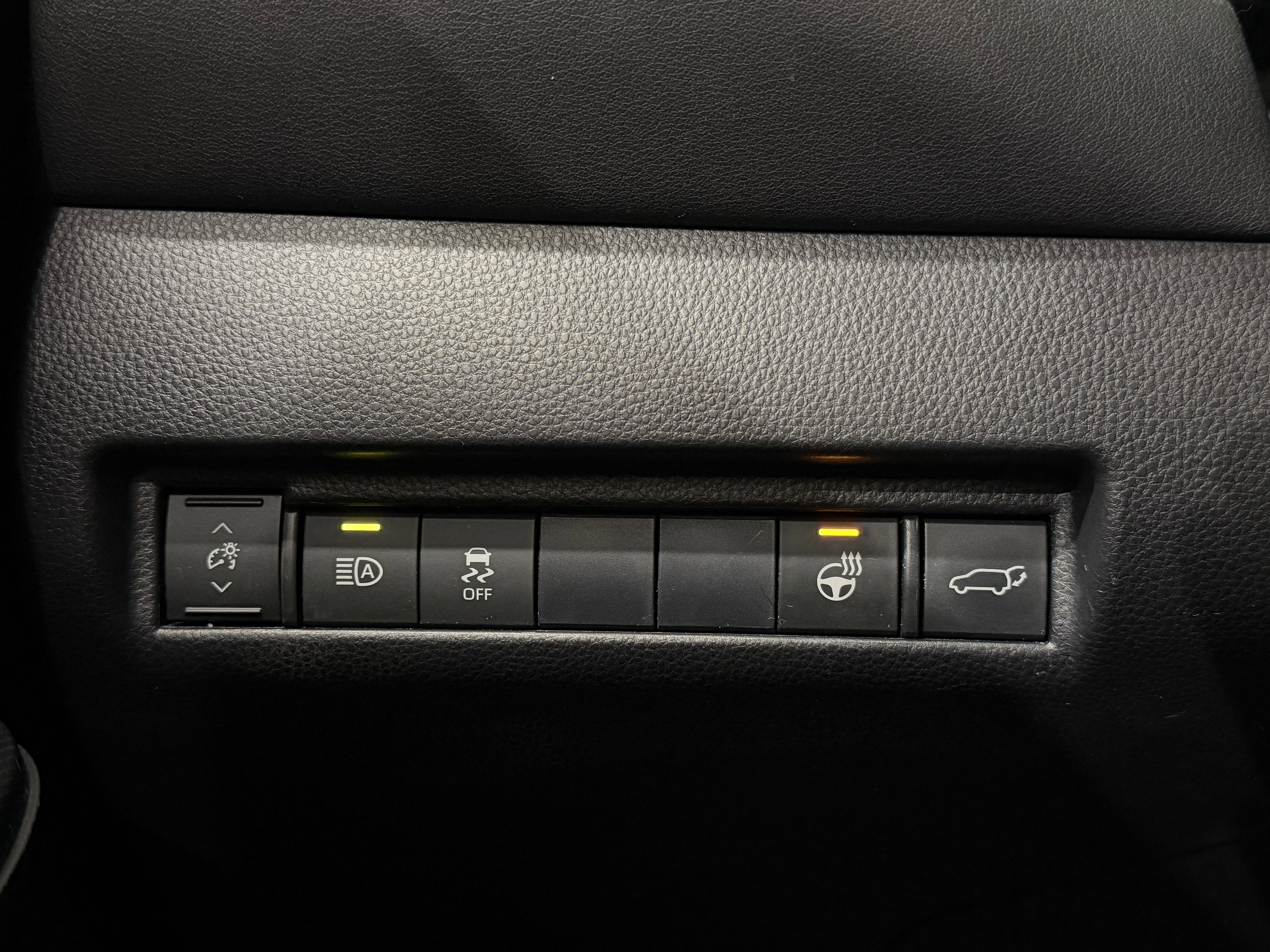 Used 2021 Toyota Venza XLE w/ Softex Package image 42