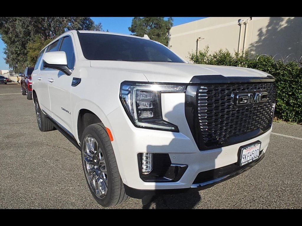 Used 2024 GMC Yukon XL Denali Ultimate image 2
