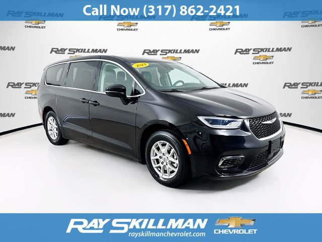 Used 2024 Chrysler Pacifica Touring-L FWD image 1