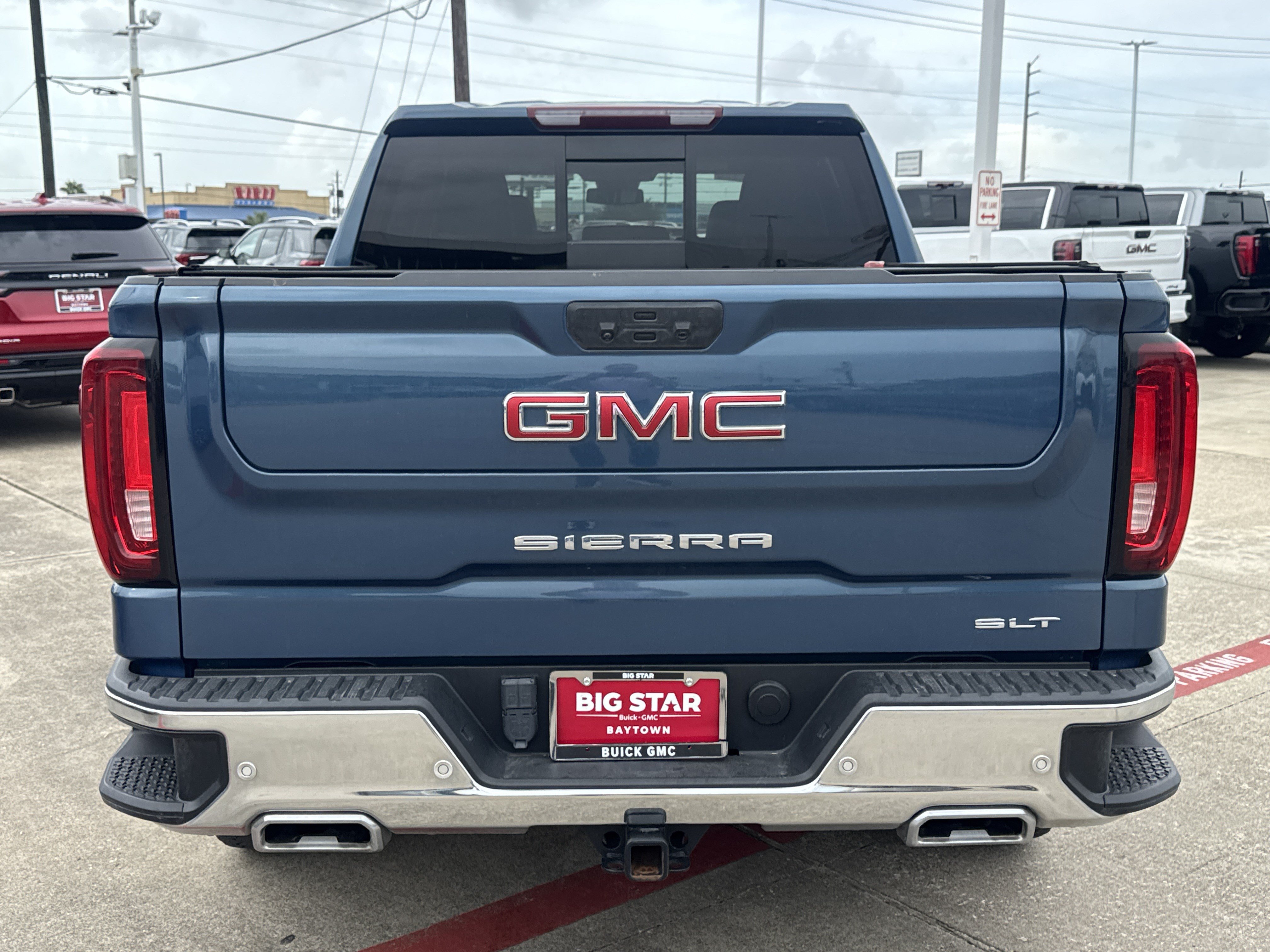 Used 2024 GMC Sierra 1500 SLT w/ SLT Premium Plus Package AWD/4WD image 10