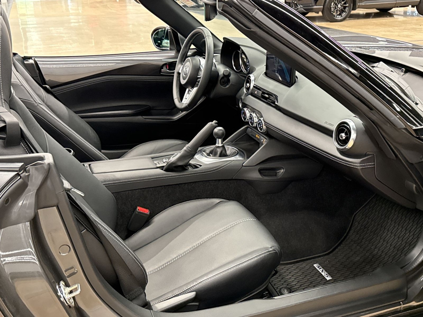 Used 2024 MAZDA MX-5 Miata Grand Touring w/ Weather Package RWD image 30