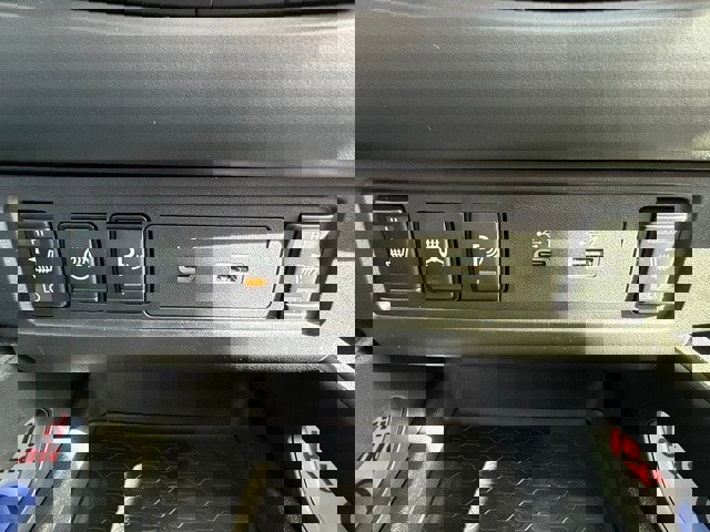 New 2026 Nissan Frontier SV w/ SV Convenience Package image 32