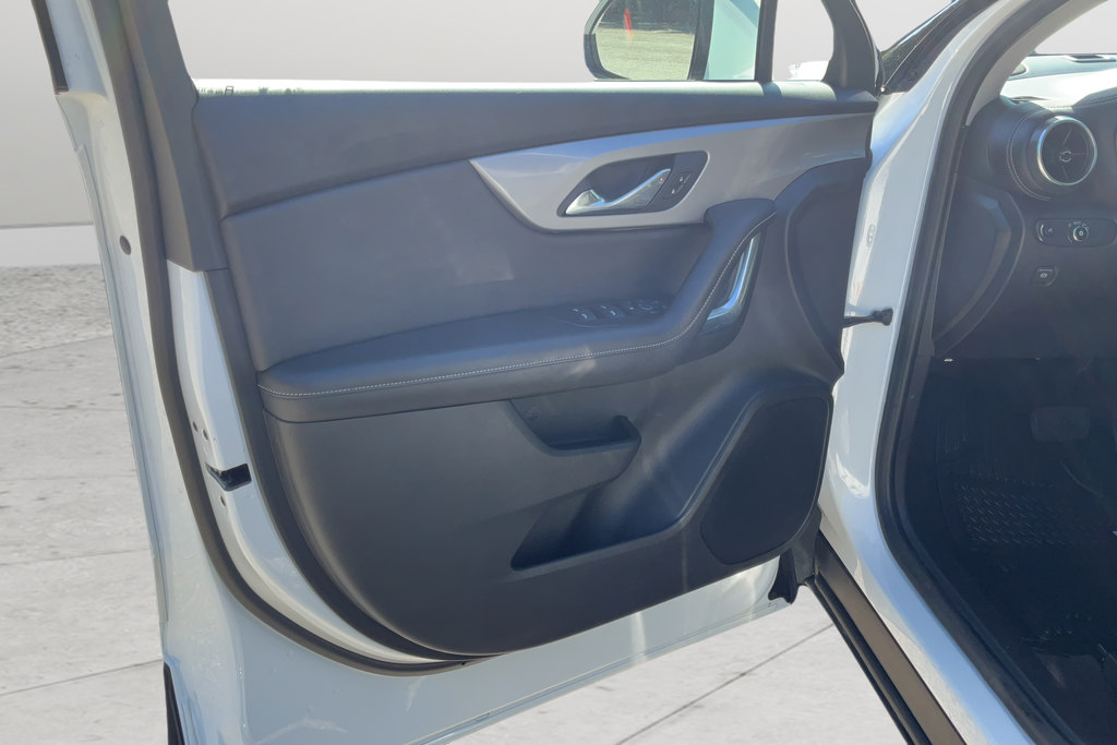 Certified 2025 Chevrolet Blazer LT AWD/4WD image 11
