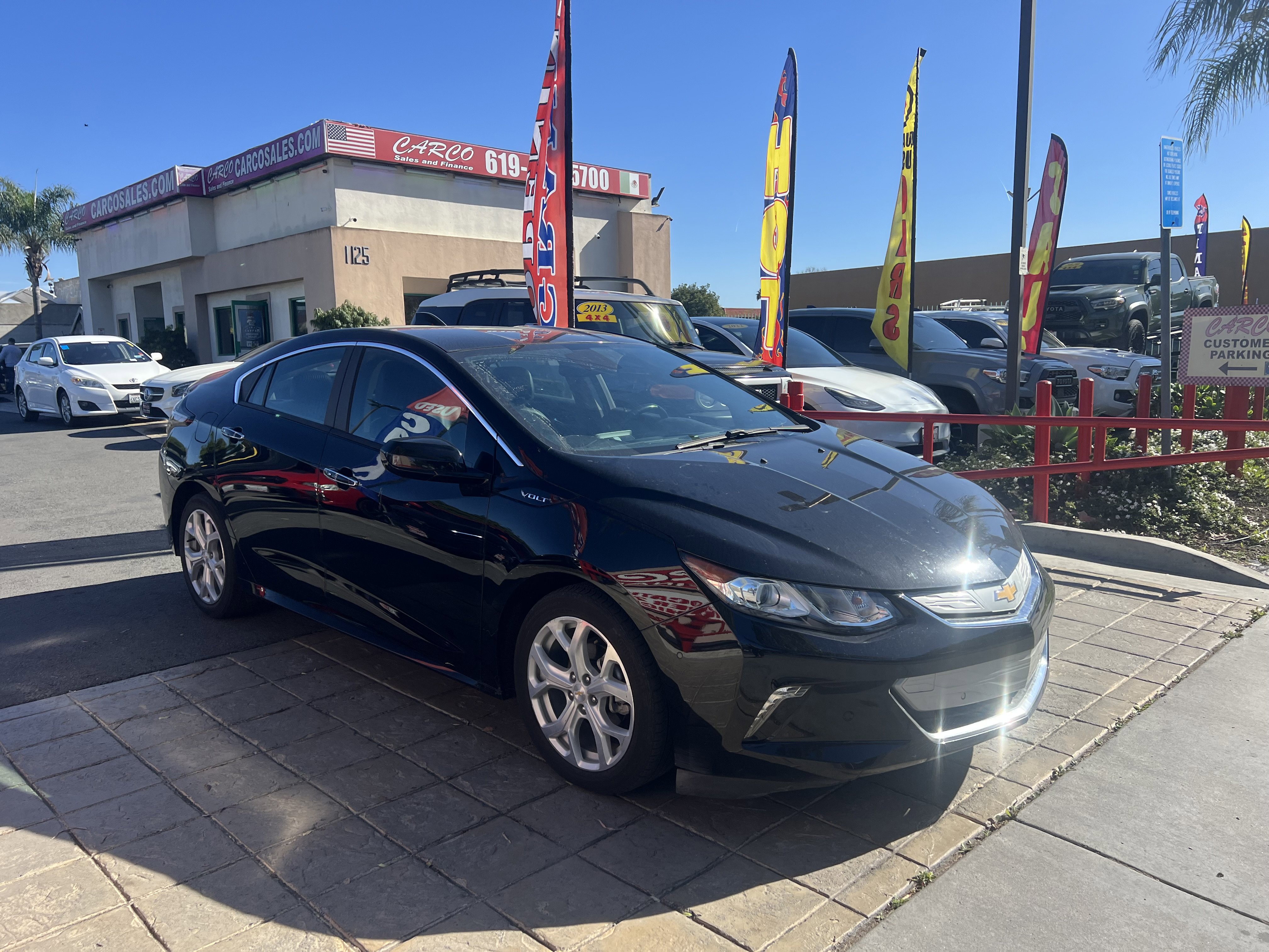 Used 2017 Chevrolet Volt Premier w/ Driver Confidence II Package image 3