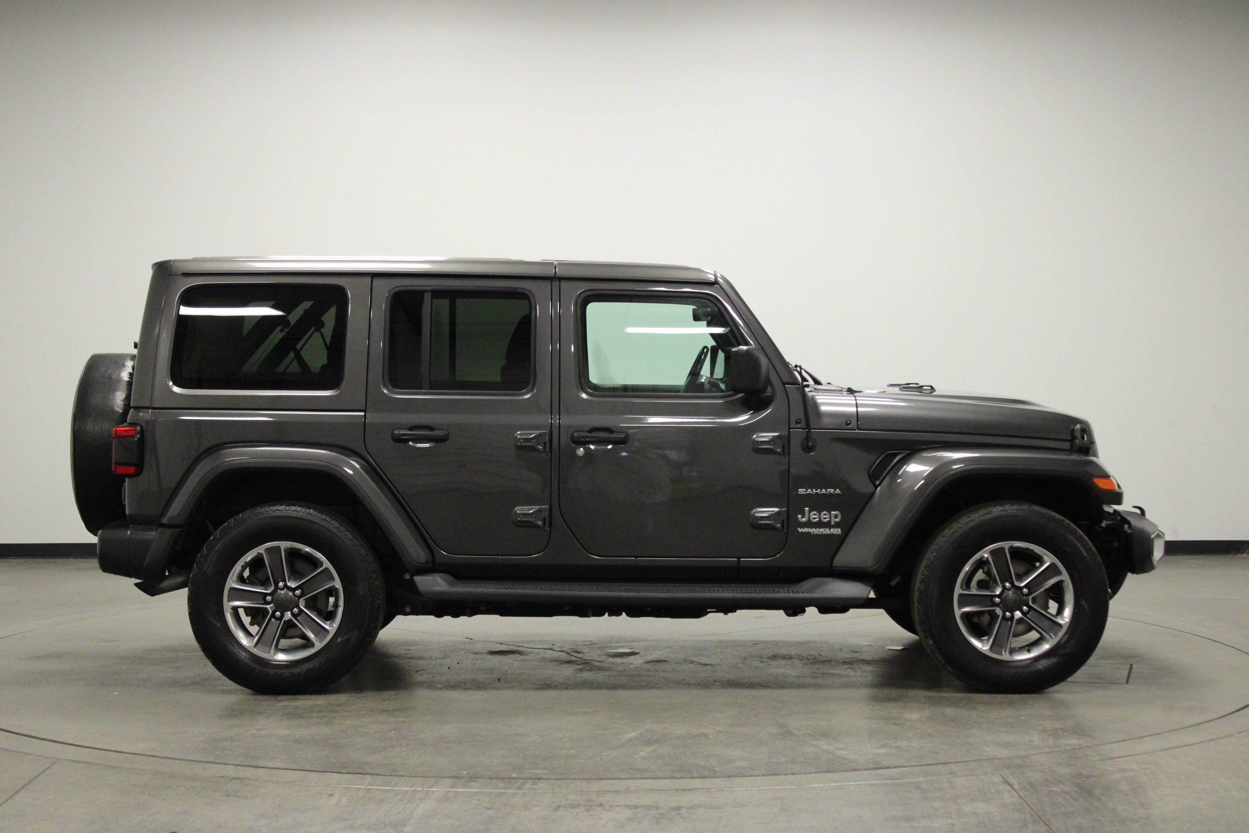 Used 2021 Jeep Wrangler Unlimited Sahara AWD/4WD image 9