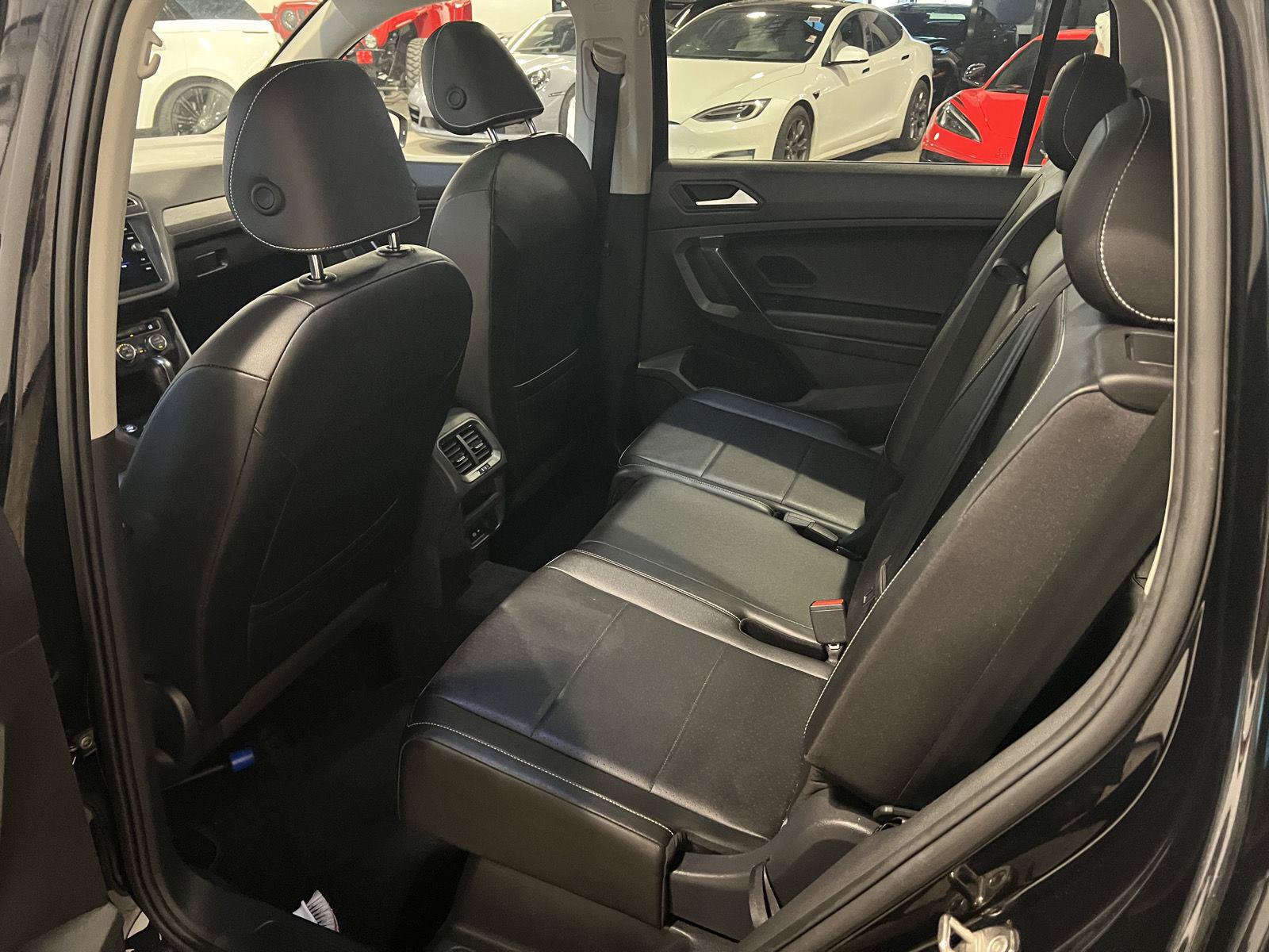 Used 2021 Volkswagen Tiguan SE FWD image 30