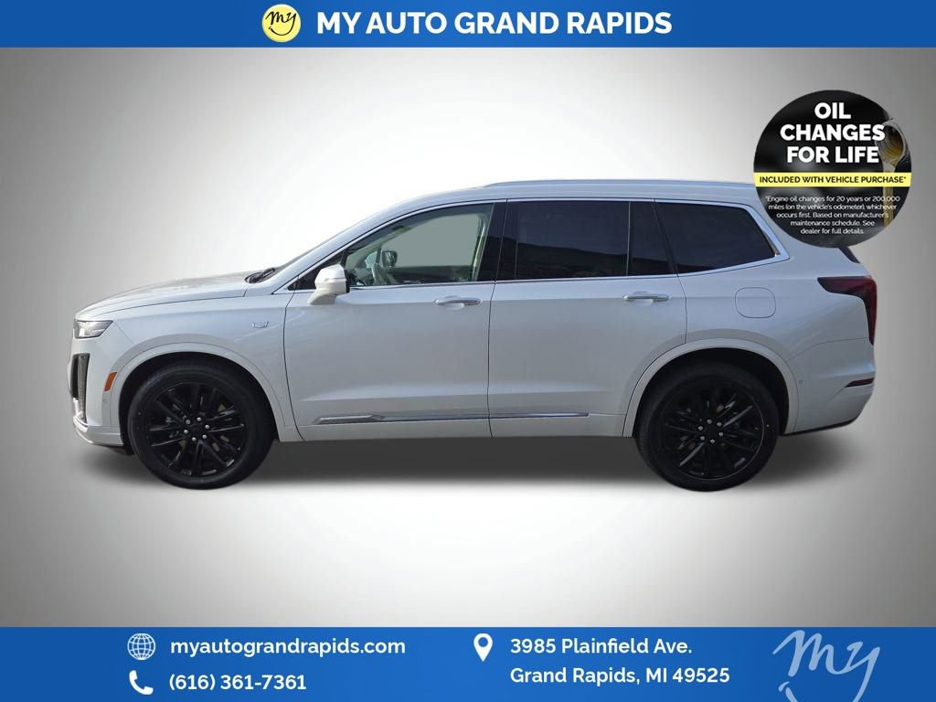Used 2022 Cadillac XT6 Premium Luxury w/ Technology Package image 8